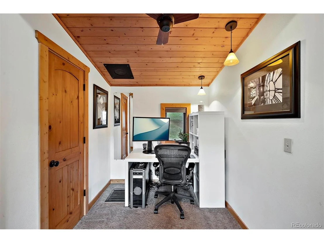 Photo of 489 Circle Dr