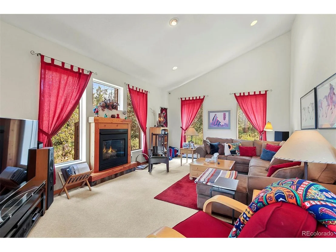Photo of 212 Fairview Blvd