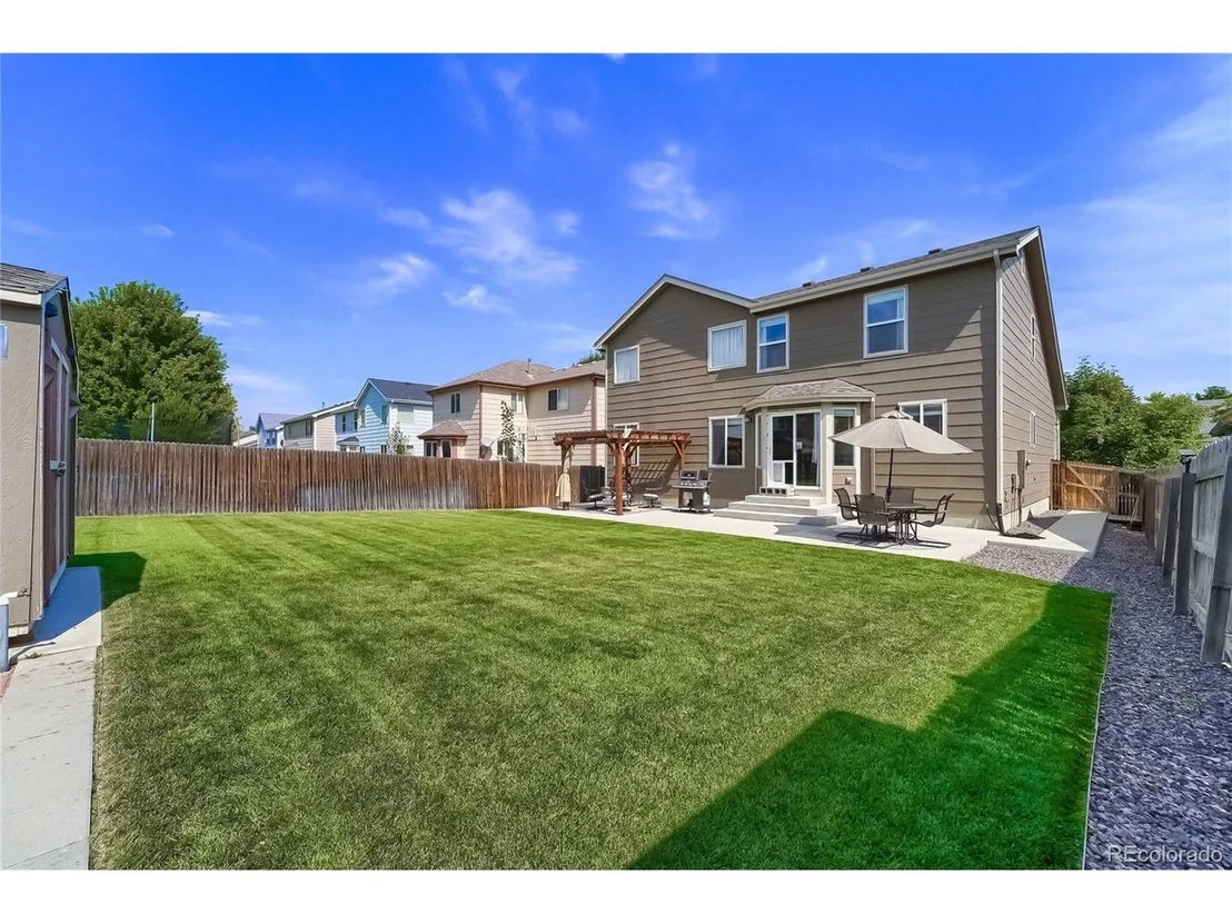 Photo of 7233 Foothill St