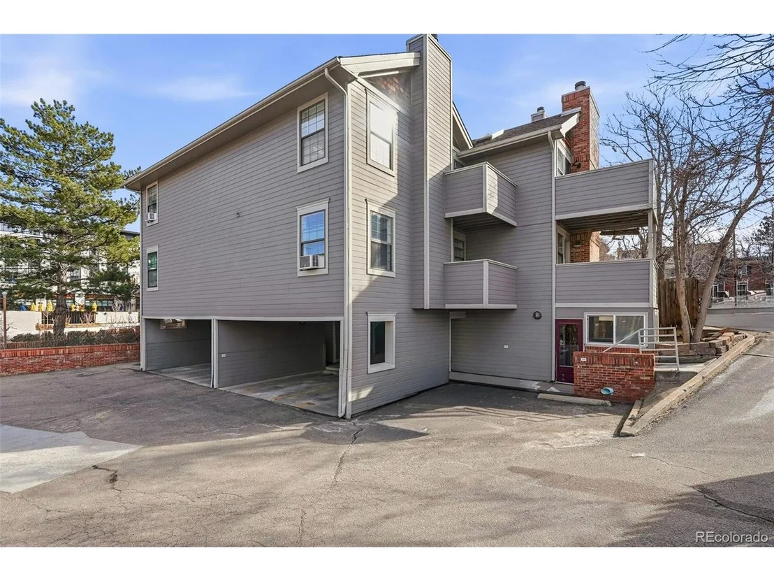 Photo of Unit 206 at 1405 Broadway