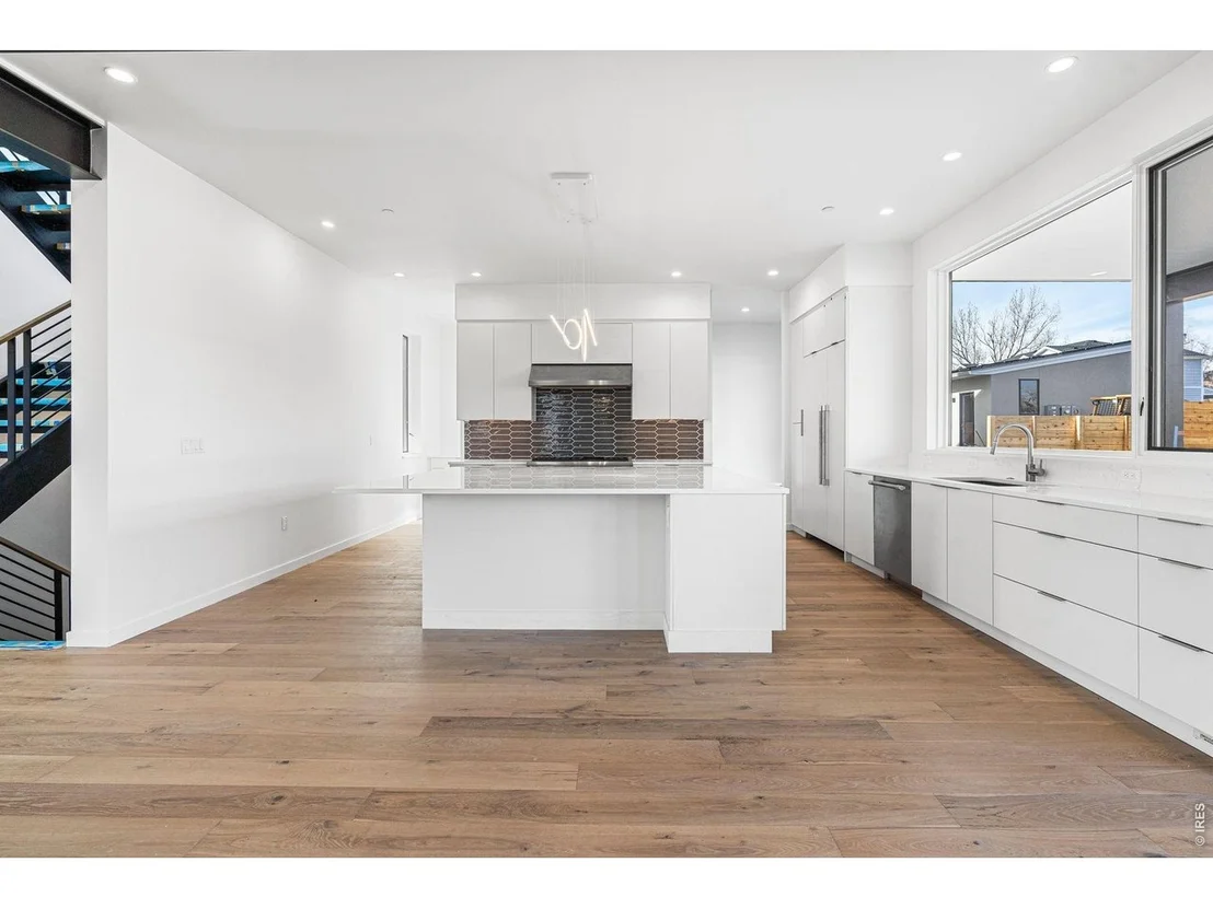 Photo of 2145 Vine Ave