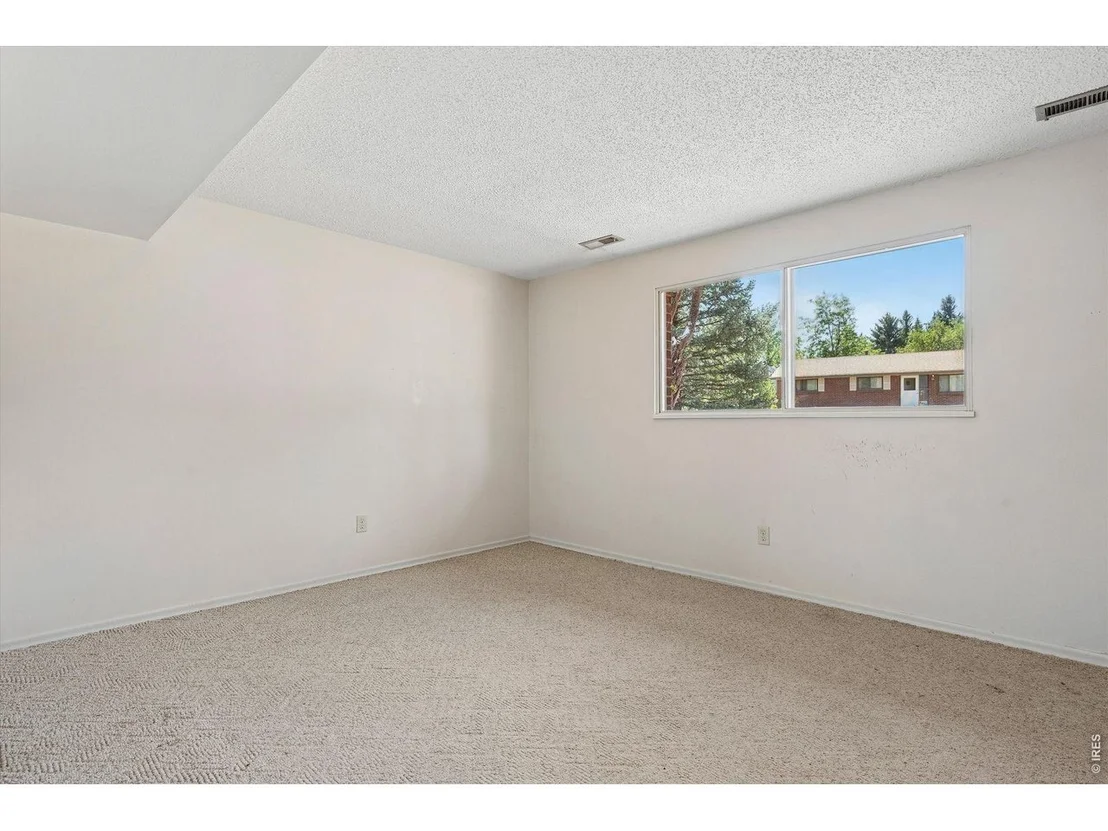 Photo of 4435 Grinnell Ave