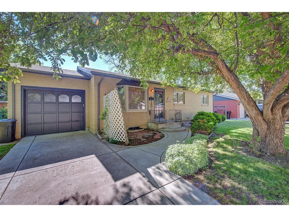 Photo of 6054 Iris Way