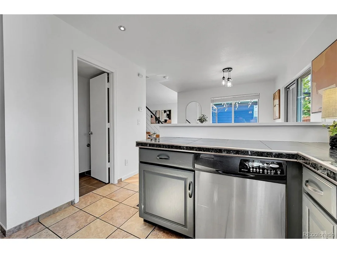 Photo of 8673 Cloverleaf Cir