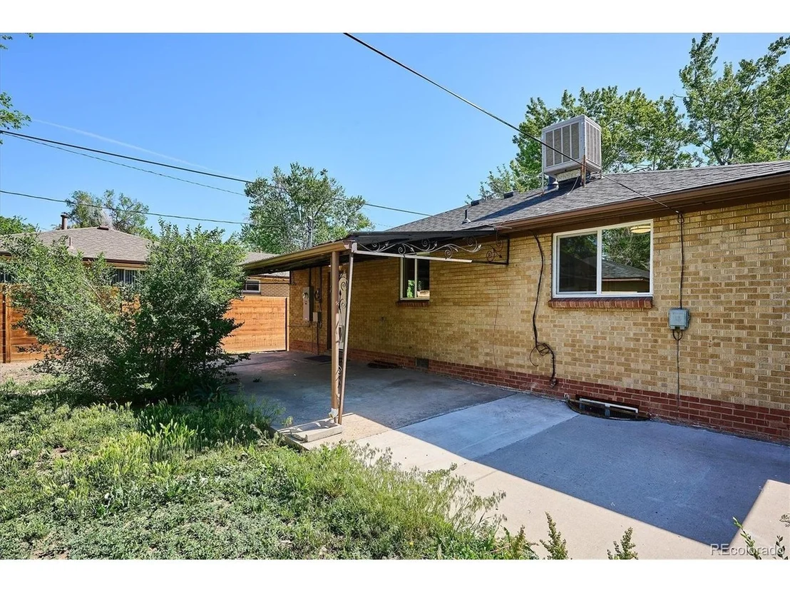 Photo of 323 Irving St