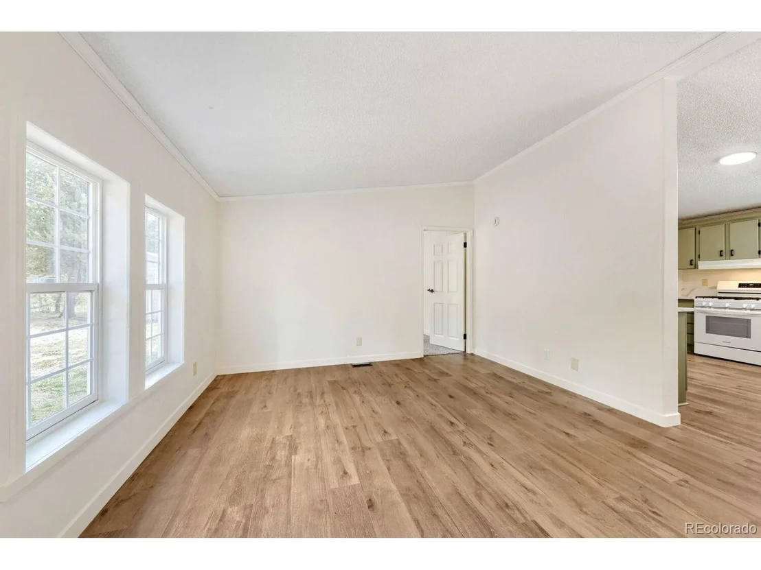 Photo of 580 Forest Dr