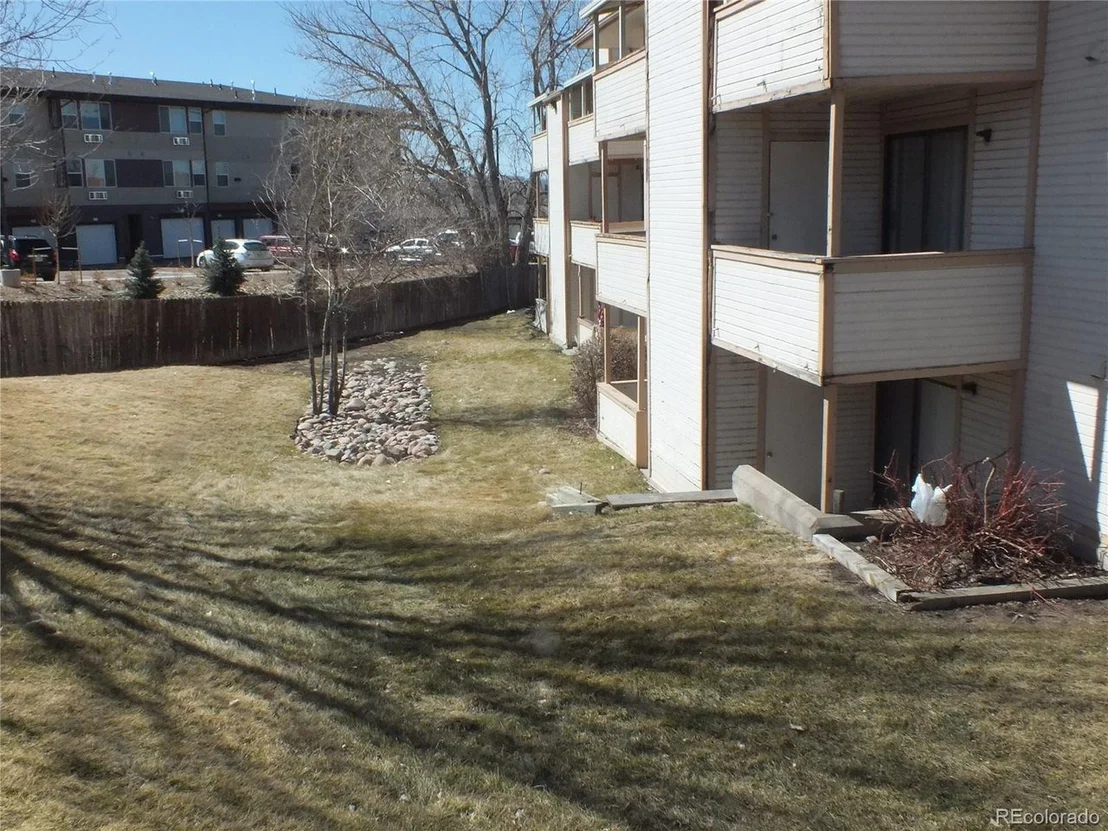 Photo of Unit 1008 at 2201 Sable Blvd