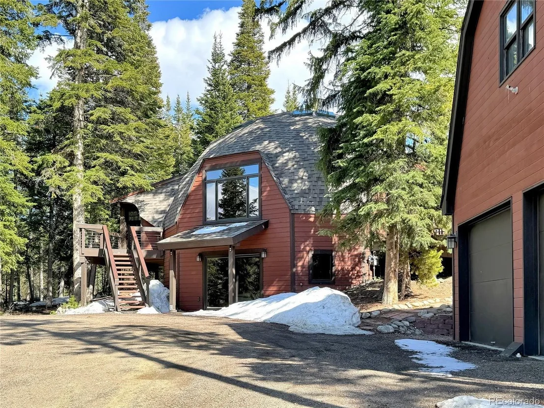 Photo of 230 Balsh Blvd