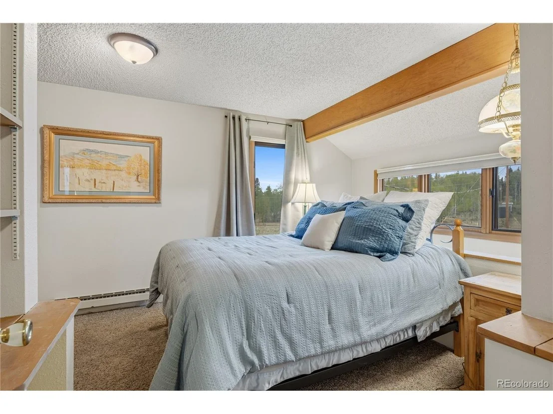 Photo of 275 Vulture Ln
