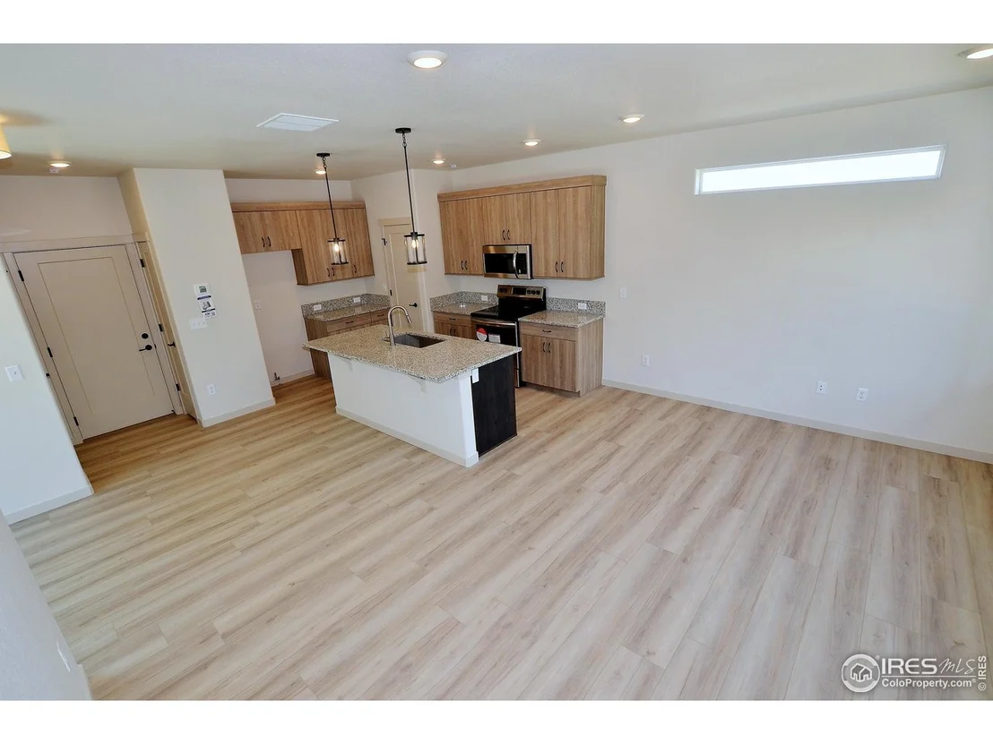 Photo of 521 Hillsview Dr