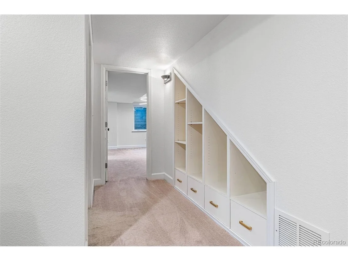 Photo of 1004 Katy Ln