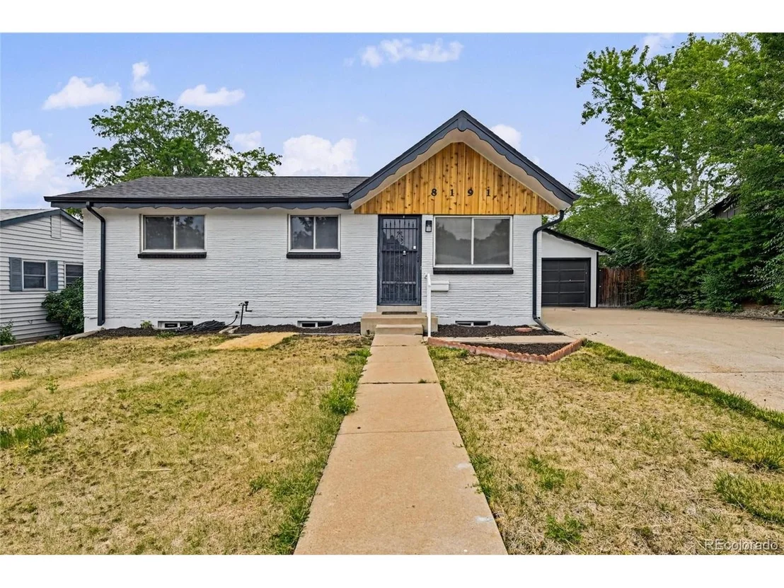 Photo of 8191 Baylor Ln