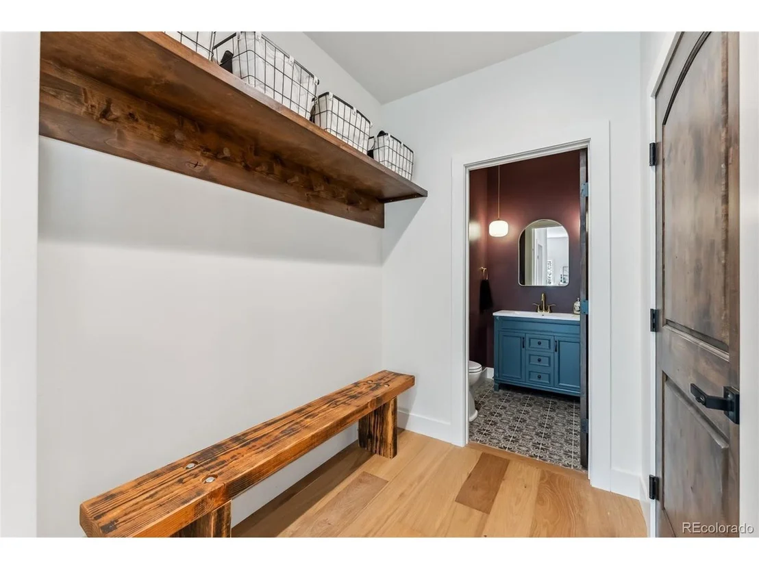 Photo of 372 Park View Dr
