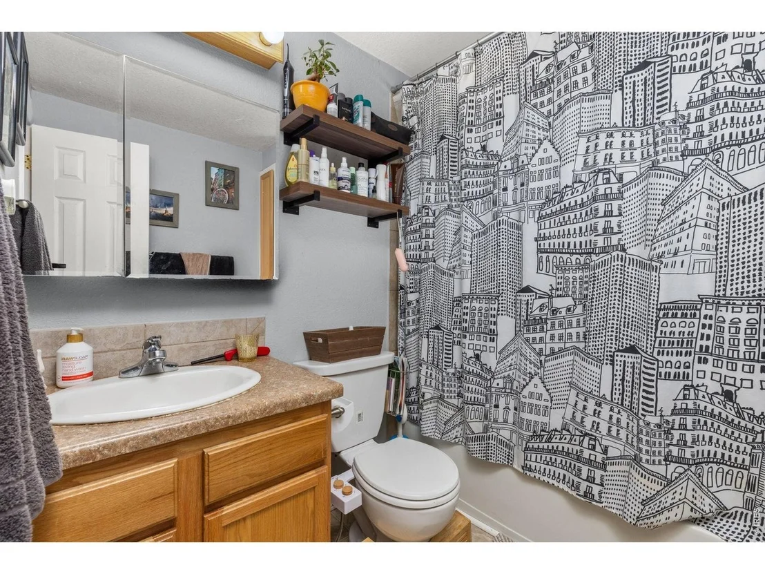 Photo of 4653 Dover St
