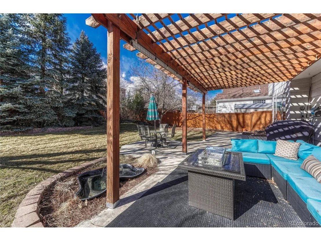 Photo of 16350 Hedgeway Dr