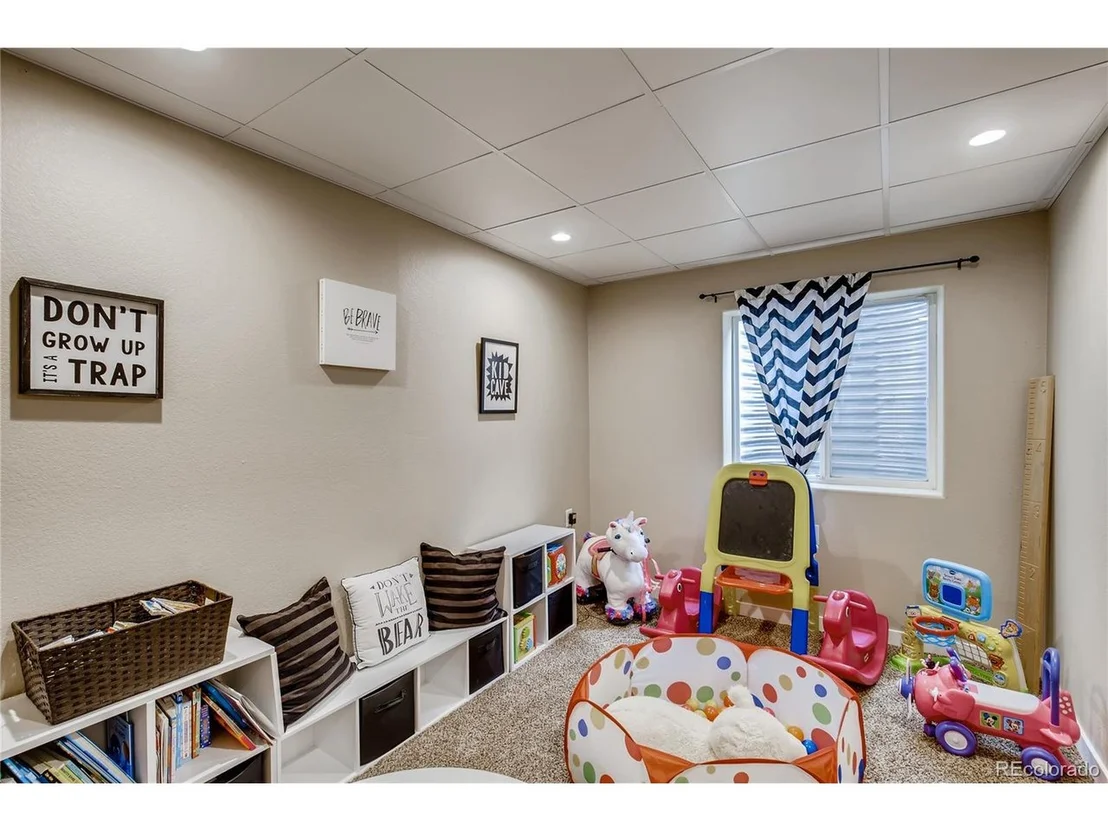 Photo of 6983 Sunburst Ave