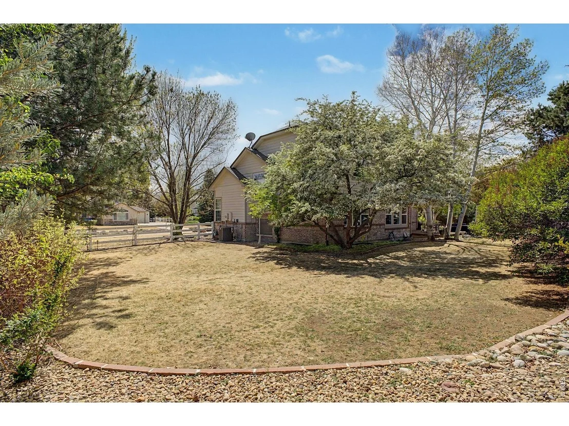Photo of 1044 Willow Creek Cir