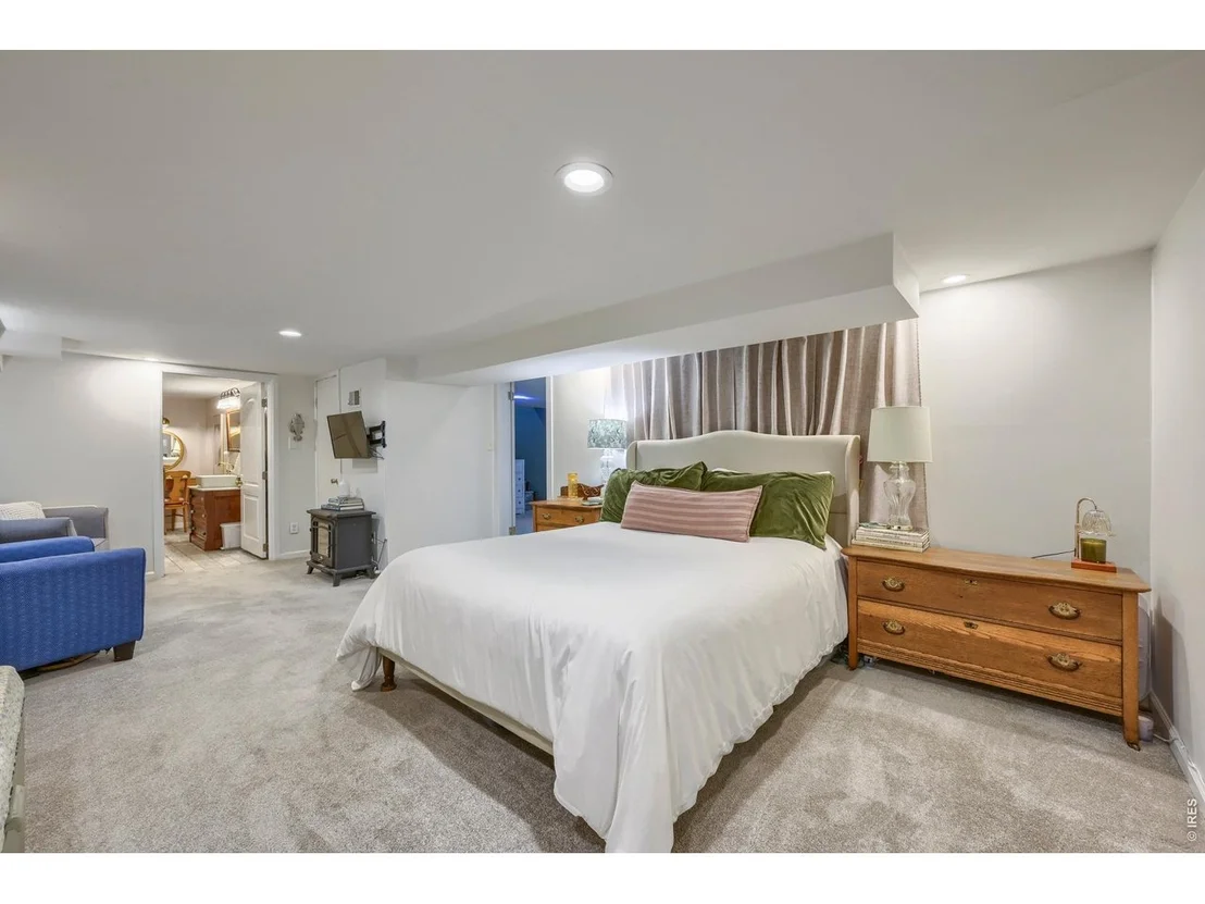 Photo of 202 8th Ave