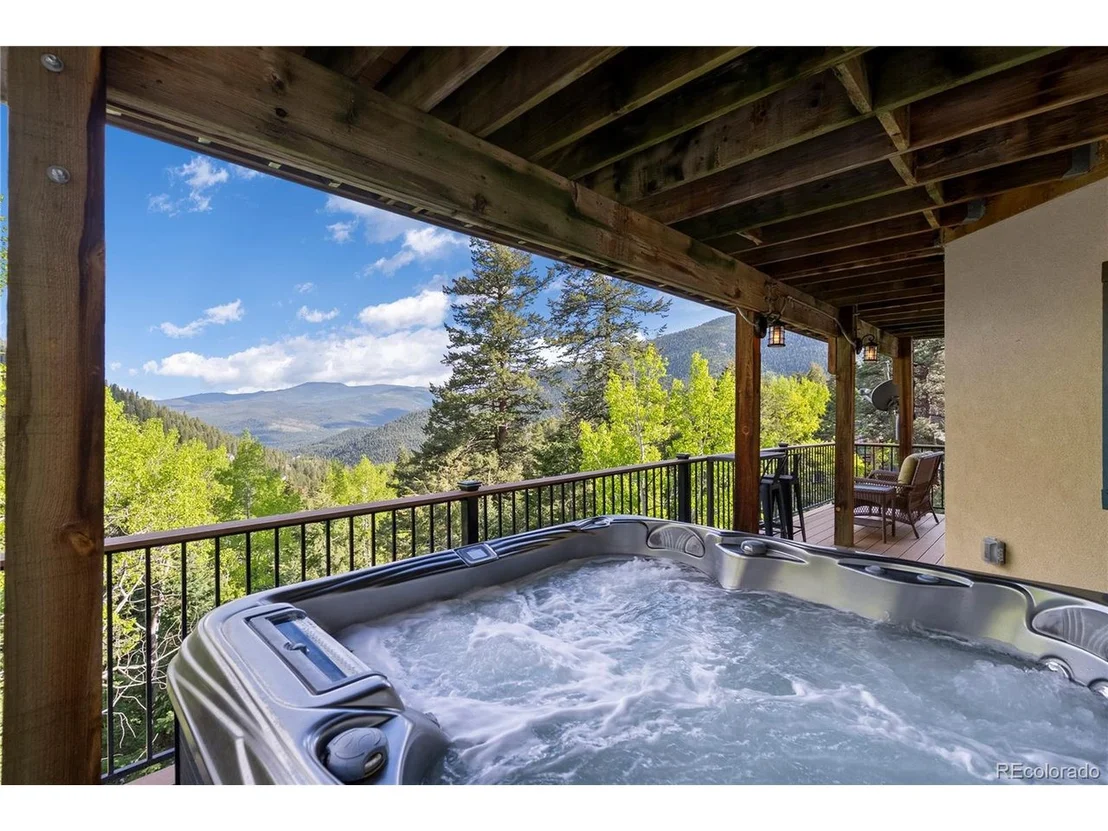 Photo of 1194 Snyder Mountain Rd