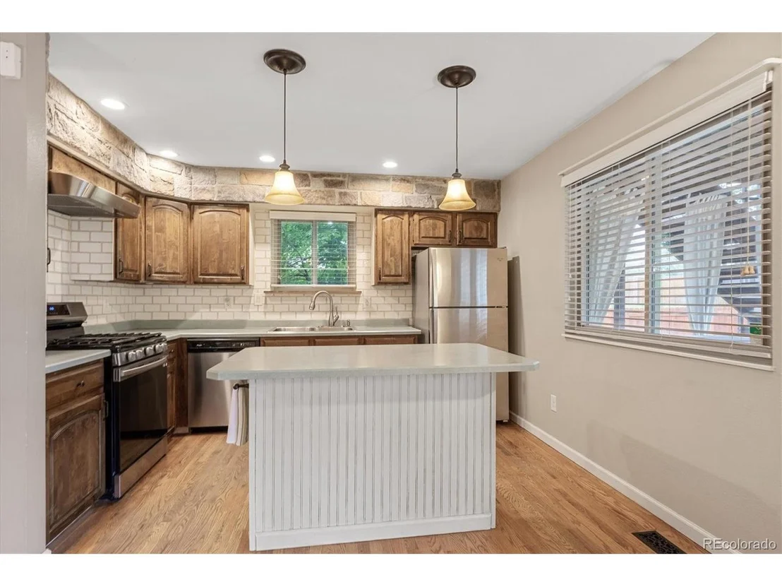 Photo of 6687 Devinney Ct