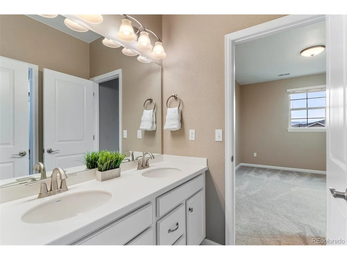 Photo of 13 Western Sky Cir