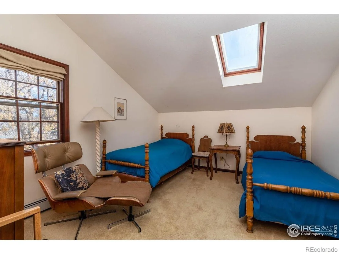 Photo of 769 University Ave