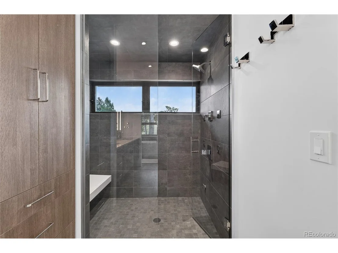Photo of 863 Circle Dr