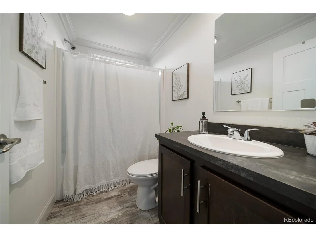 Photo of 539 W 9th St