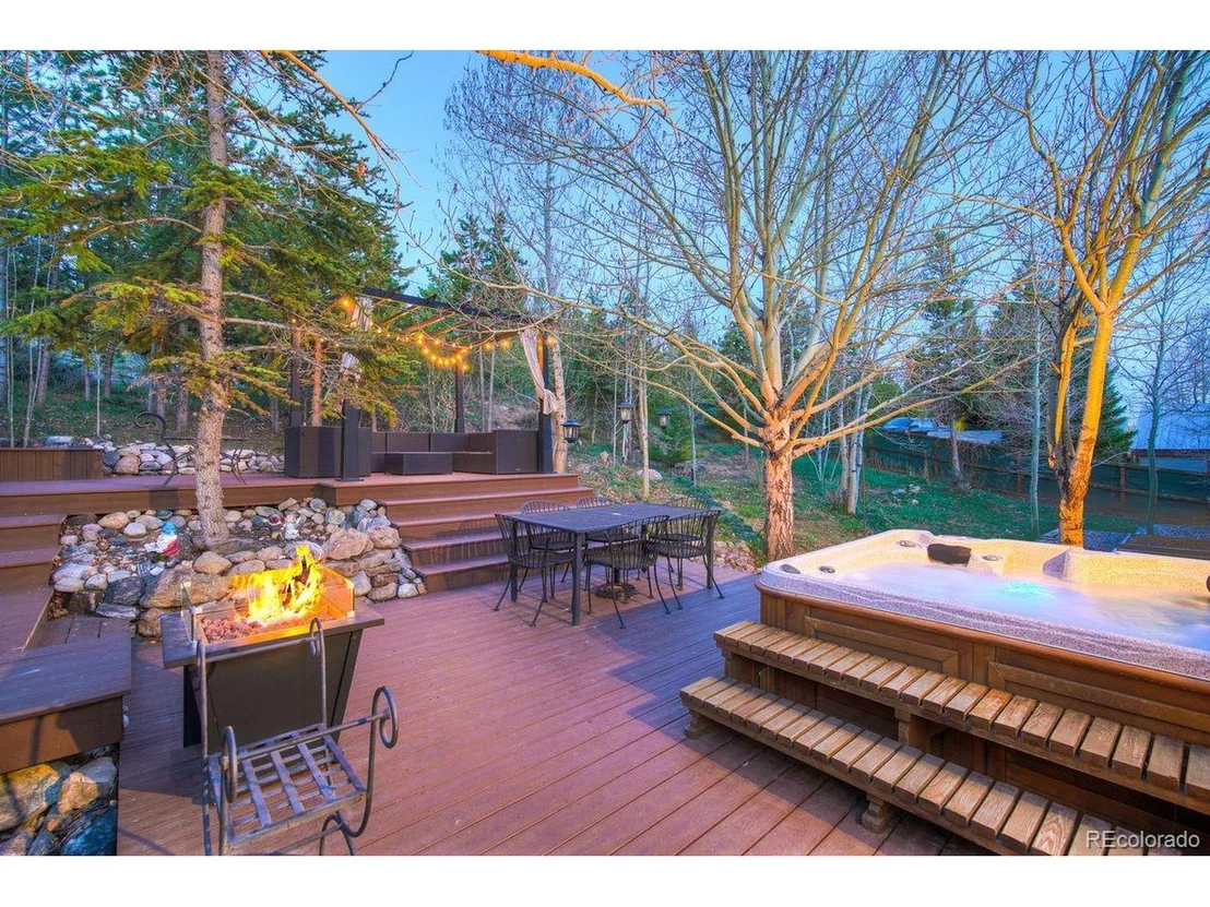 Photo of 379 Hummingbird Cir