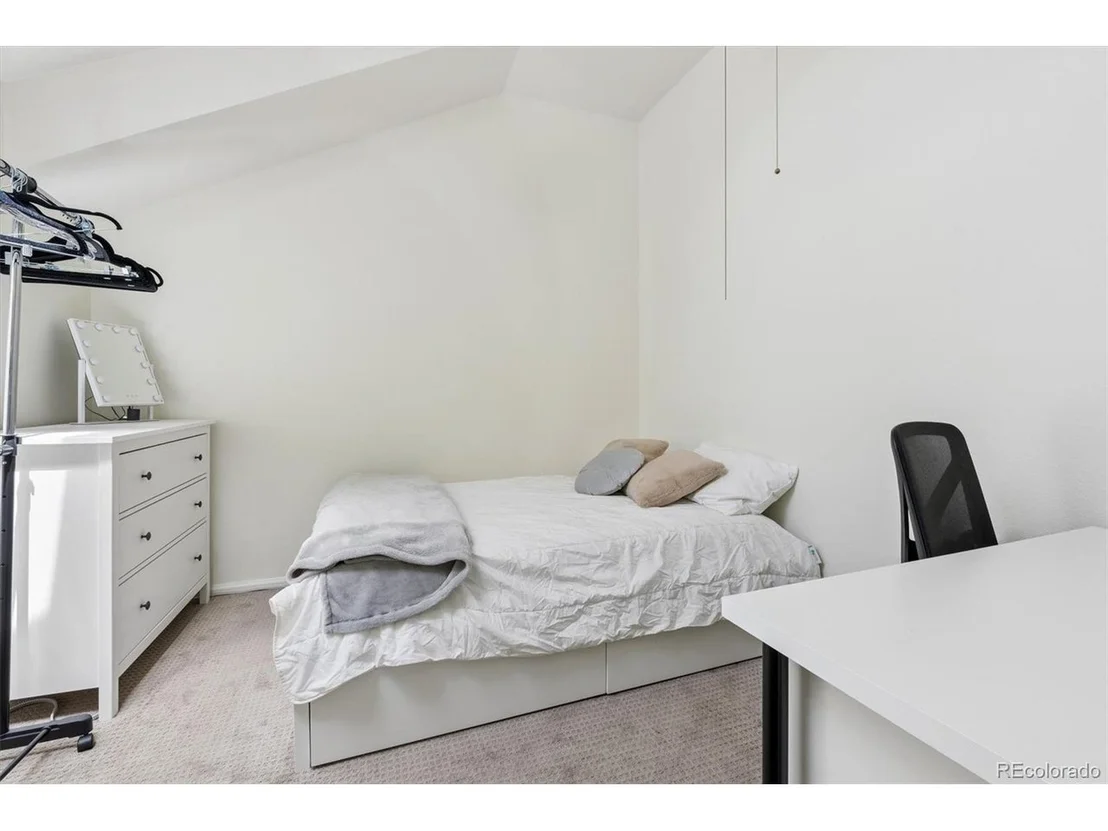 Photo of Unit 211 at 935 Broadway