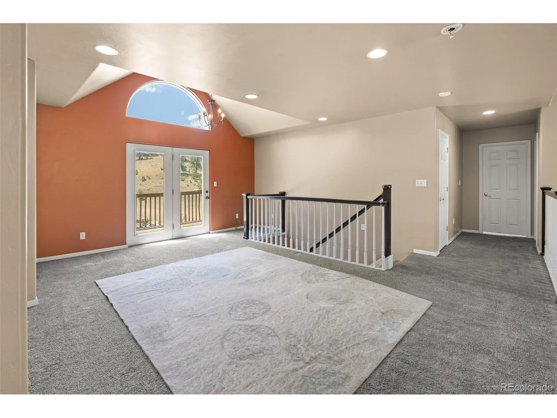 Photo of 114 Ranier Ln