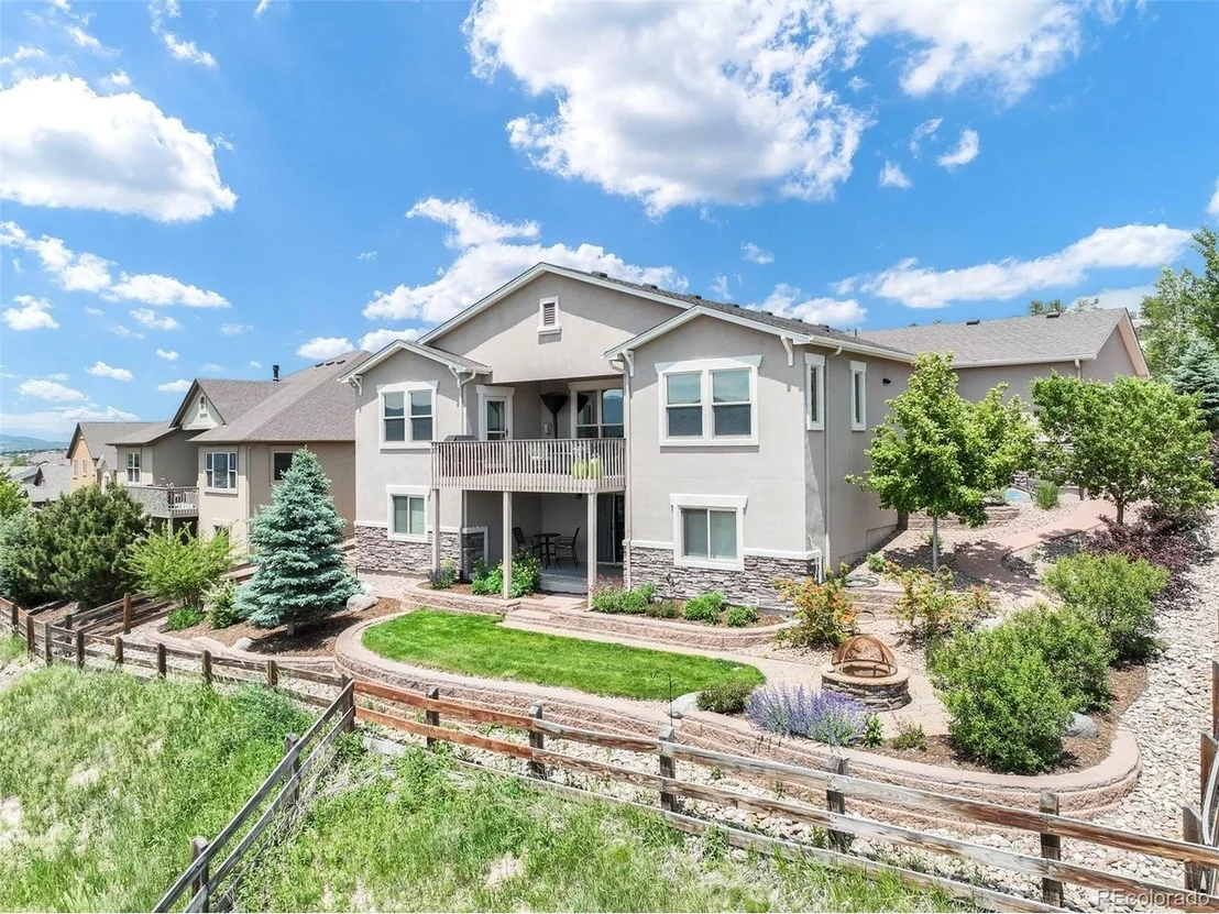 Photo of 215 Kettle Valley Way