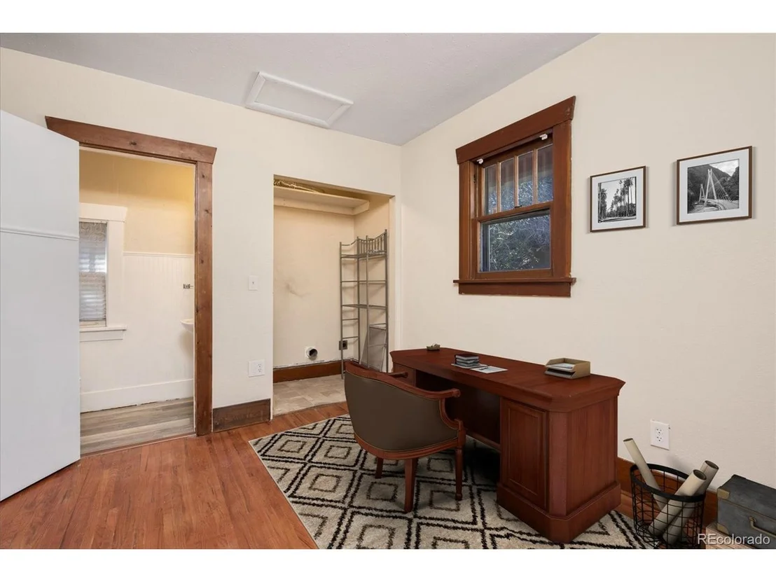 Photo of 921 12th Ave