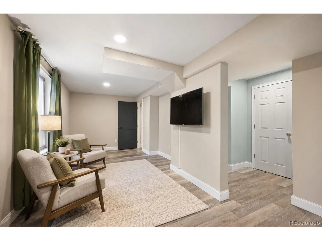 Photo of 1010 Mercury Dr