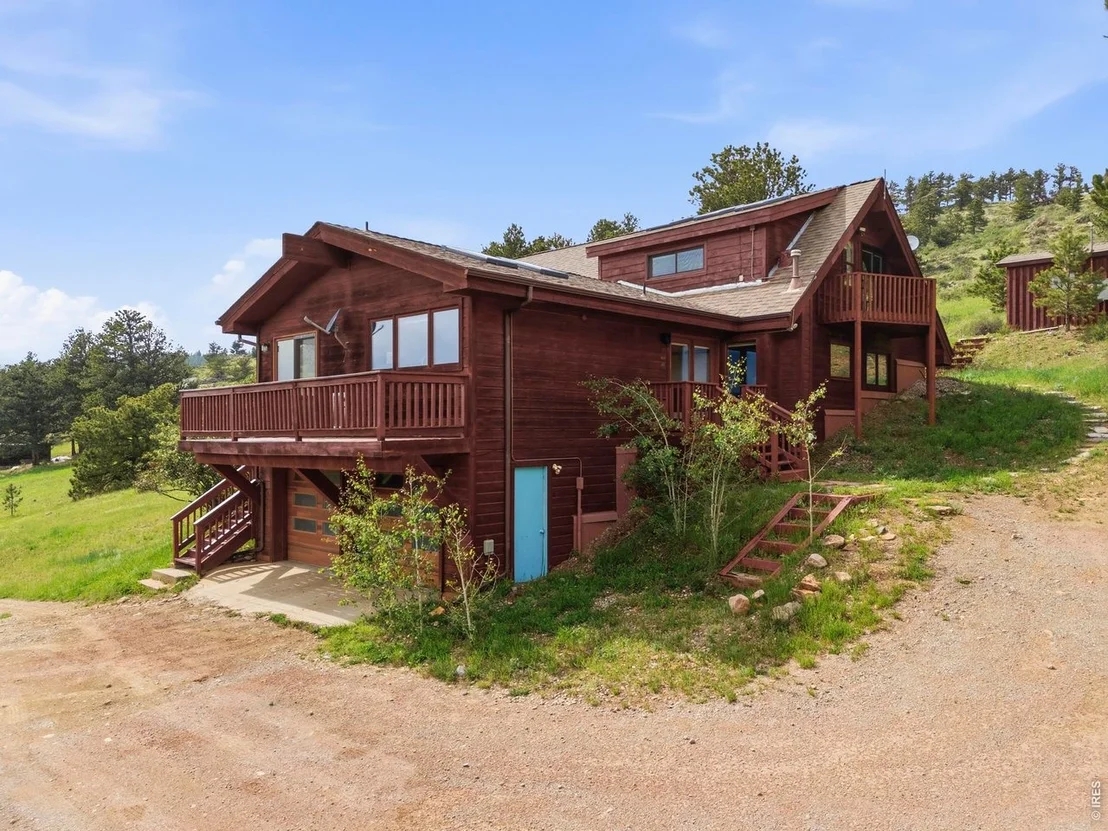 Photo of 8238 Sugarloaf Rd
