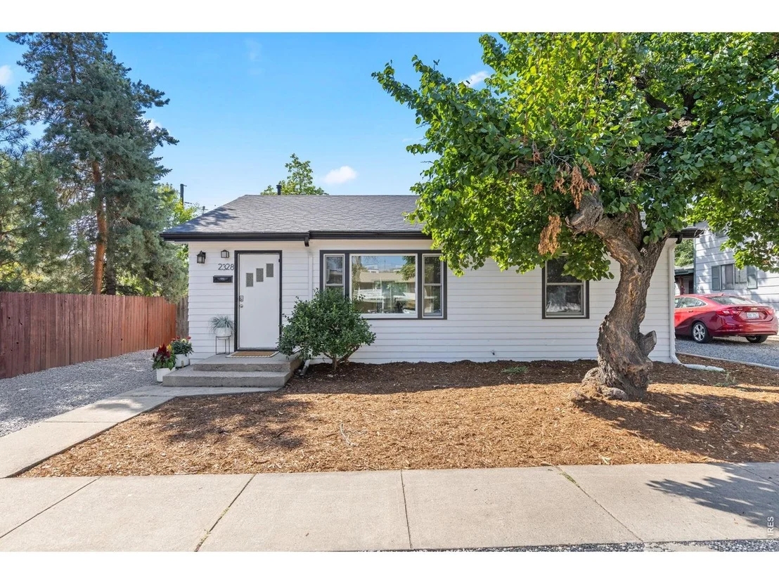 Photo of 2328 Walnut St