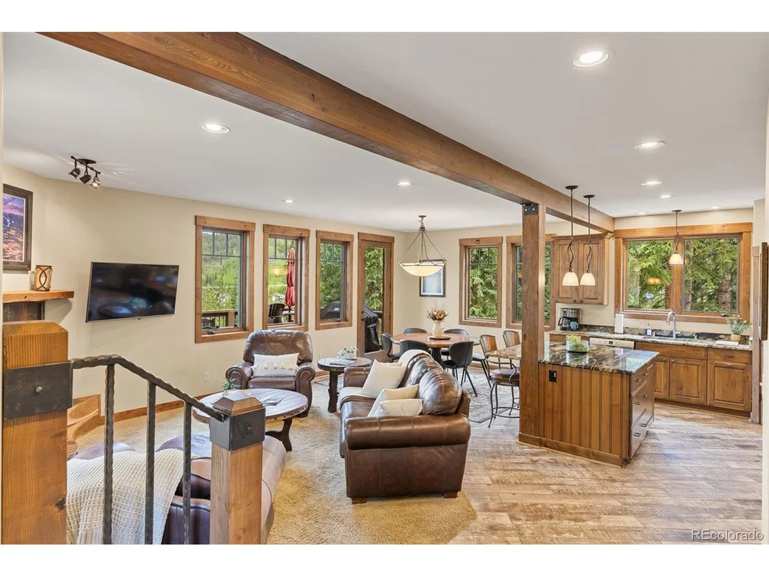 Photo of 861 High Point Dr