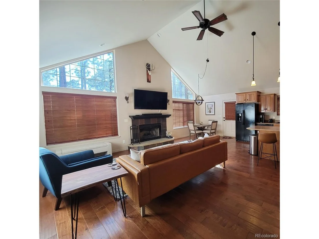 Photo of 370 Hillside Dr