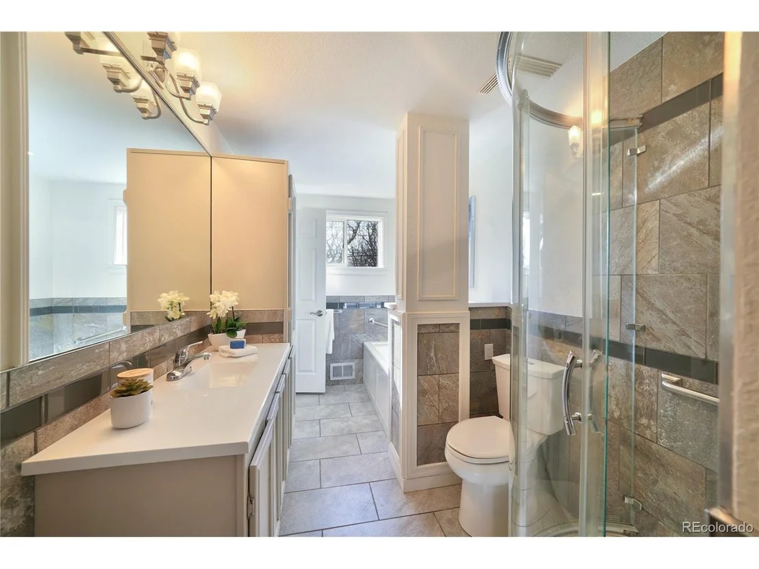 Photo of 6499 Iris Way
