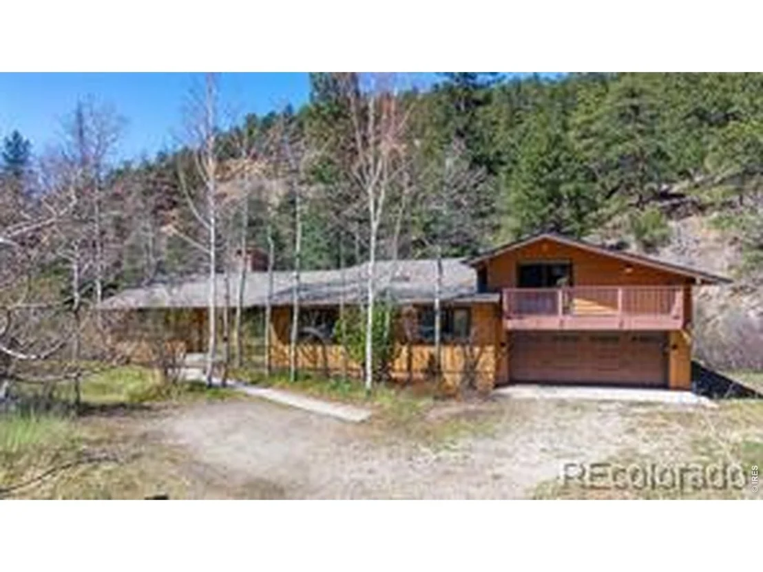 Photo of 746 Riverside Dr