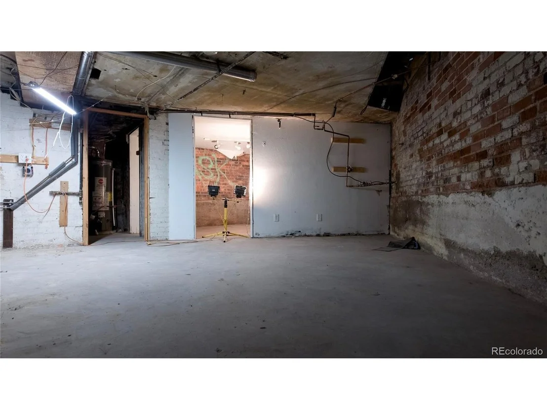 Photo of 2120 N Broadway