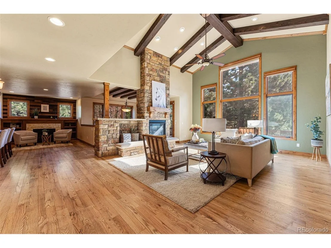 Photo of 2392 Saddleback Dr