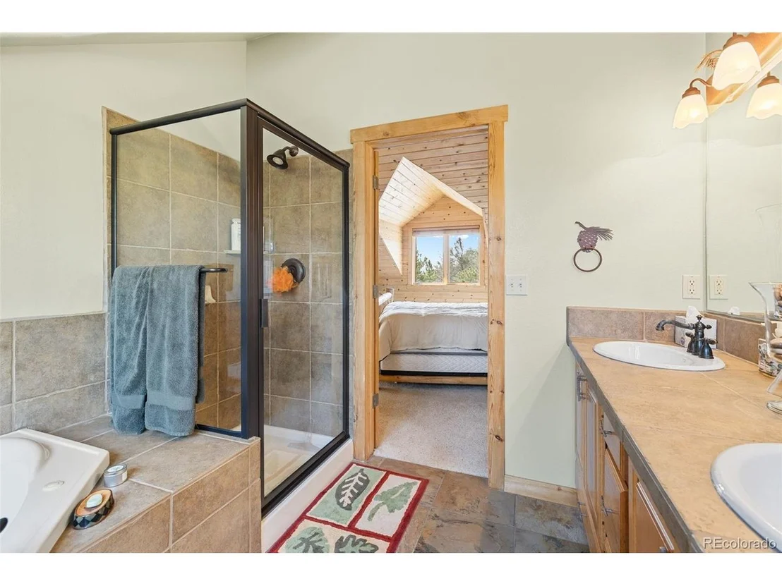 Photo of 559 Bellows Rd