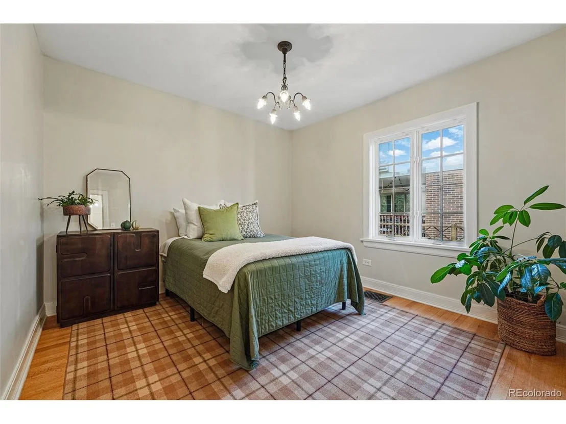 Photo of 1645 Locust St