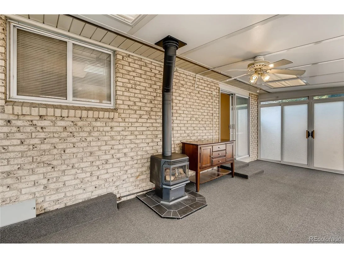Photo of 295 Vaughn St