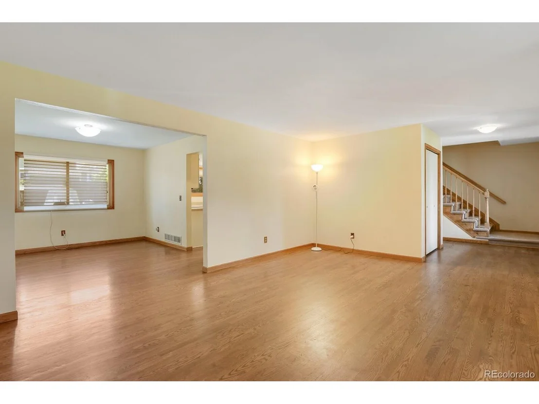 Photo of 976 E 132nd Cir