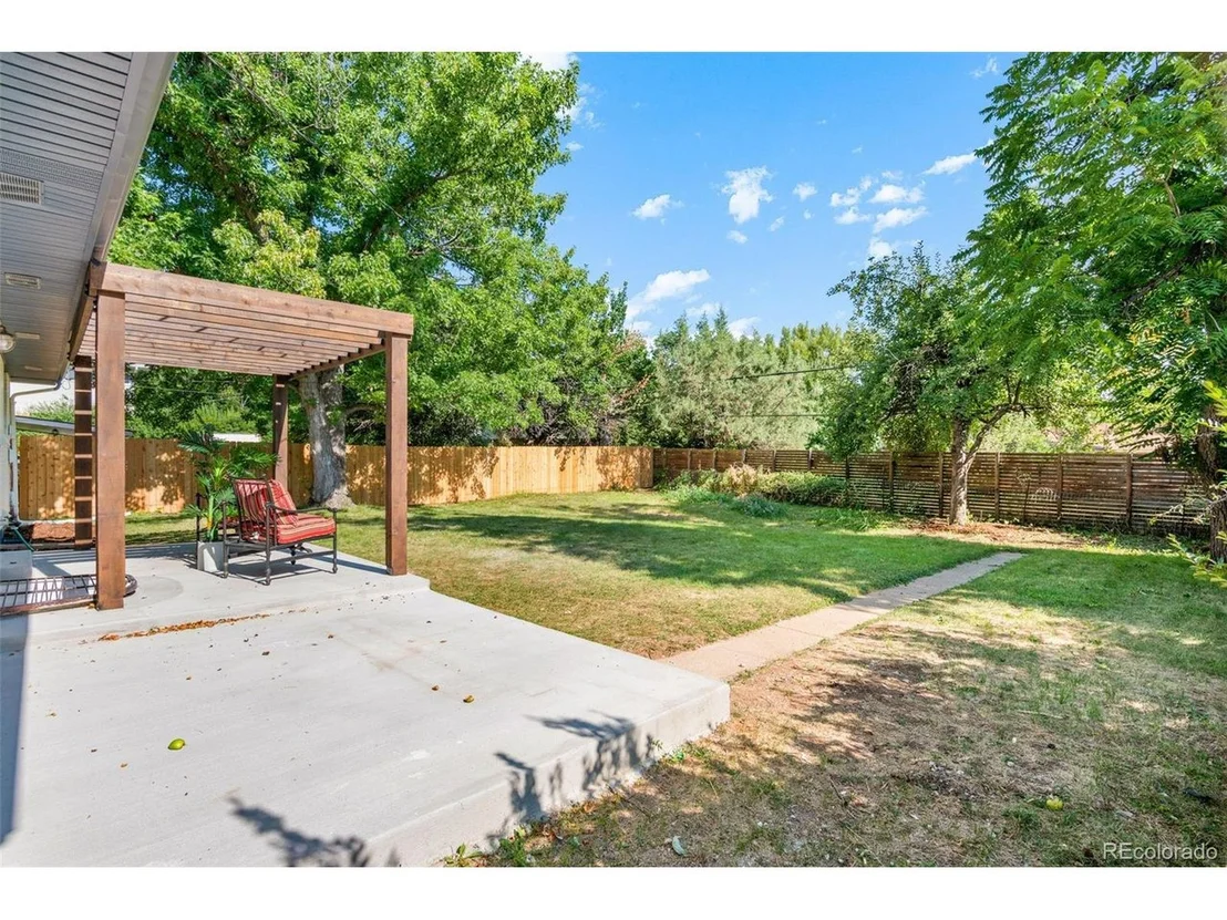 Photo of 2225 Floral Dr