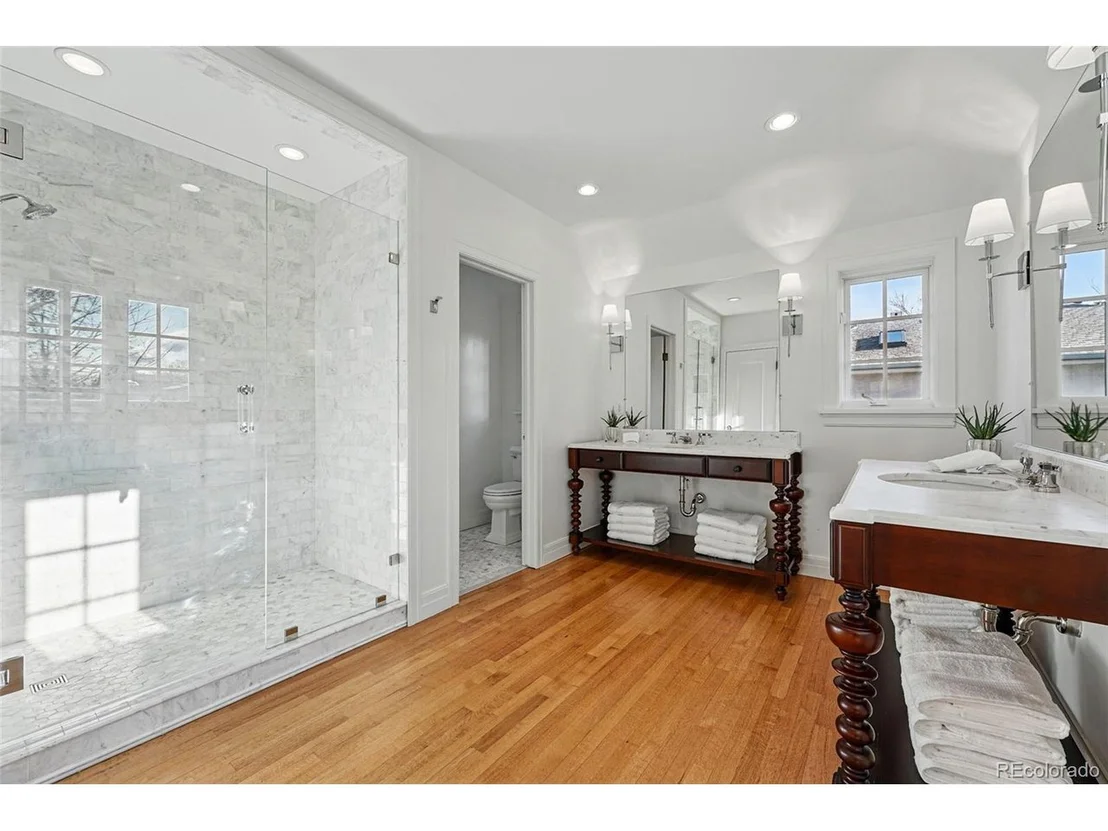 Photo of 1645 Locust St