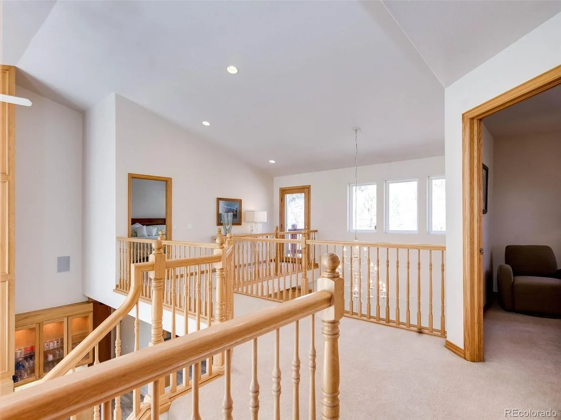 Photo of 180 Nuthatch Rd