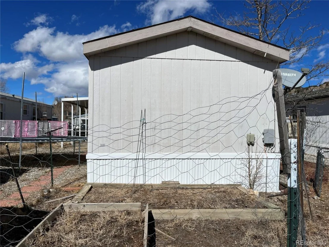 Photo of 916 Maple Dr